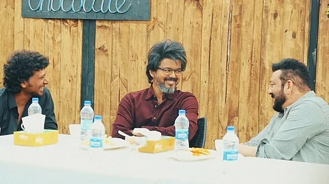 ലോകേഷിന്റെ കട്ട വില്ലനാകാന് സഞ്ജയ് ദത്ത് , സ്വീകരിച്ച് വിജയ് ; 'ലിയോ'യില് ജോയിന് ചെയ്തു