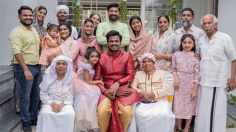 സുലൈഖ മന്സില്, ഒരു തിരുത്താണ്