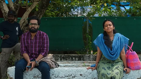 'കാലമേ ലോകമേ'; ചാള്സ് എന്റര്പ്രൈസസിലെ പുതിയ ഗാനം