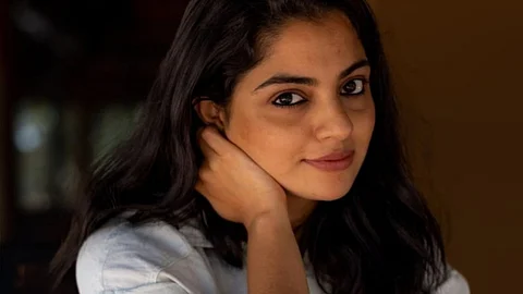 ഇതുവരെ പറഞ്ഞതൊന്നും വേണ്ടായിരുന്നുവെന്ന് തോന്നിയിട്ടില്ല ; അഭിമുഖങ്ങളില് പറയുന്നത് സ്വാഭാവികമായി തോന്നുന്നതെന്ന് നിഖില വിമല്