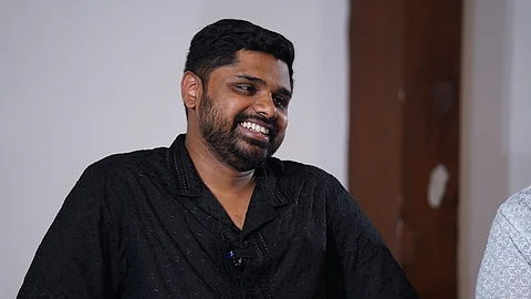 'ഫാമിലി ട്രീ വരച്ചു കഴിഞ്ഞപ്പോള് തന്നെ സ്ക്രിപ്റ്റ് പകുതി പൂര്ത്തിയായി' ; പൂക്കാലം നാല് തലമുറയുടെ കഥയെന്ന് ഗണേഷ് രാജ്