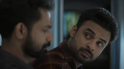 ഏഴ് ദിവസം കൊണ്ട് 50 കോടി ; തിയറ്ററുകള്ക്ക് ഉണര്വ്വായി '2018'