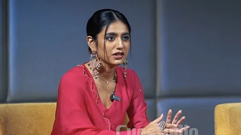 'മൂന്ന് കോടി പ്രതിഫലമൊന്നും ഞാന് ചാര്ജ് ചെയ്യുന്നില്ല'; നിര്മാതാക്കള് പോലും വിശ്വസിച്ചിരുന്നുവെന്ന് പ്രിയ പ്രകാശ് വാര്യര്