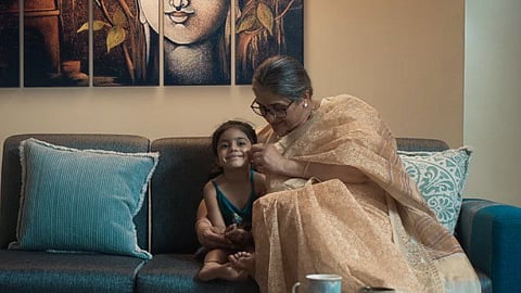 നിധിയുടെയും ലൈലയുടെയും കഥപറഞ്ഞ് 'തിങ്കൾ പൂവിന് ഇതളുകൾ ; പാച്ചുവിലെ പുതിയ ഗാനം