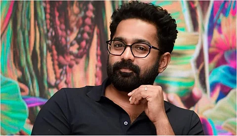 'സോ കോള്ഡ് റിയലസ്റ്റിക് സിനിമകളാണ് പ്രശ്നം'. കെ.ജി.എഫ് മലയാളത്തില് ആയിരുന്നെങ്കില് സ്വീകരിക്കപ്പെടില്ലെന്ന് ആസിഫ് അലി