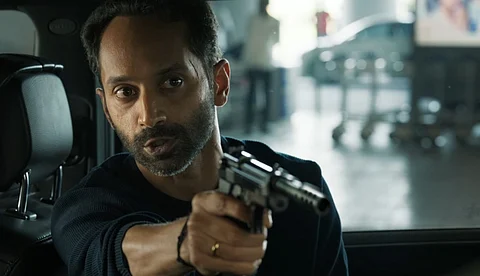 'പുതിയ ഫോൺ, പുതിയ കാർ, വലിയ വീട്, എല്ലാത്തിനുമുള്ള ഉത്തരം...'; തോക്കെടുത്ത് ഫഹദ്, ത്രില്ലിംഗ് ഫീലുമായി ധൂമം, മലയാളത്തിലേക്ക് പവൻ