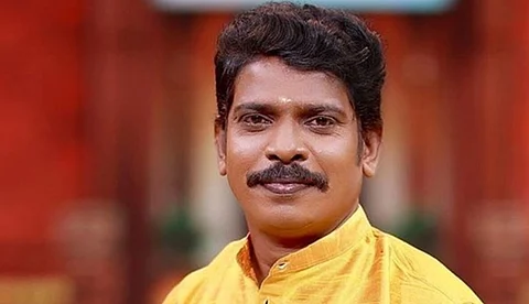 നടൻ കൊല്ലം സുധി വാഹനാപകടത്തിൽ മരിച്ചു ; ബിനു അടിമാലി ഉൾപ്പെടെ മൂന്ന് പേർക്ക് പരുക്ക്