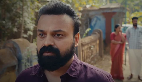 'പോയറ്റിക് തേപ്പുമായി കുഞ്ചാക്കോ ബോബൻ' ; പദ്മിനിയിലെ പുതിയ ഗാനം