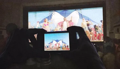 സിനിമ ഫോണിൽ പകർത്തിയാൽ മൂന്നുവർഷം വരെ തടവും സിനിമയുടെ നിർമാണച്ചെലവിന്റെ അഞ്ചുശതമാനം പിഴ ചുമത്താൻ കേന്ദ്രസർക്കാർ ;ബിൽ പാസാക്കി രാജ്യസഭ