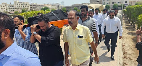 എം എ യൂസഫലി ഇടപെട്ടു, നിയമകുരുക്കൊഴിഞ്ഞു:മാസങ്ങളായി ബഹ്റൈനിലെ മോർച്ചറിയിലായിരുന്ന മൊയ്തീന്റെ മൃതദേഹം ബന്ധുക്കള്ക്ക് കൈമാറി