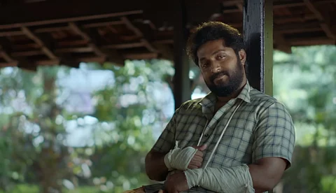 'ദൂരെ, ദൂരെ പോകും നേരം തണലുപോല് തുണയൊരാള് അരികില് വരുമോ?'; 'പുതുനാമ്പുകള്' നദികളില് സുന്ദരി യമുനയിലെ പുതിയ ഗാനം