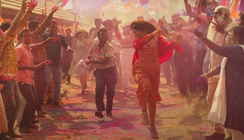 'ഹോളി ആയി രേ..' ; ഹോളി ആഘോഷത്തിൽ 'അച്ഛനൊരു വാഴ വെച്ചു' ; വീഡിയോ ഗാനം