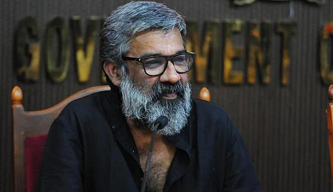 അക്കാദമി ചെയർമാൻ സ്ഥാനത്തിരിക്കാൻ രഞ്ജിത് യോഗ്യനല്ല, അവാർഡിലെ ക്രമക്കേട് അന്വേഷിക്കാൻ കമ്മിറ്റി രൂപീകരിക്കണമെന്ന് മൈക്ക്