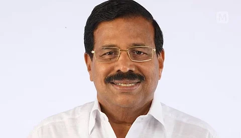 'ഒരു വടക്കൻ സ്നേഹ ഗാഥയിലെ നായകൻ'; പി വി ഗംഗാധരന് ആദരാഞ്ജലികളർപ്പിച്ച് മമ്മൂട്ടിയും മോഹൻലാലും