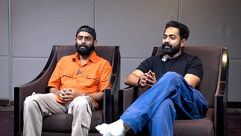 'ആദ്യ സിനിമ എന്ന് പറഞ്ഞ് പ്രസന്റ് ചെയ്യാൻ കഴിയുന്ന തരത്തിലേക്ക് അദ്ദേഹം ഈ സിനിമയെ കൊണ്ടു വന്നു'; ഒറ്റയെക്കുറിച്ച് ആസിഫ് അലി