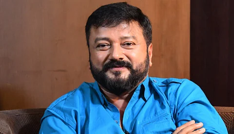 'അന്ന് ഞാൻ കരഞ്ഞ വേദന എനിക്ക് അറിയാം'; വിഷബാധയേറ്റ് പശുക്കള് ചത്ത സംഭവത്തില് കുട്ടിക്കര്ഷകര്ക്ക് നേരിട്ടെത്തി സഹായം നൽകി ജയറാം