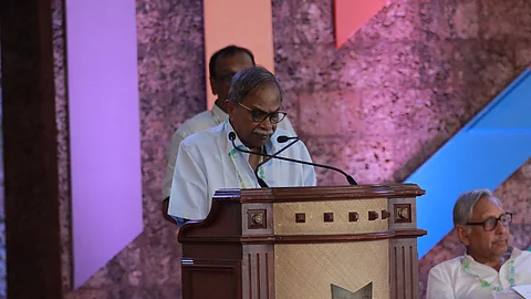 നേതൃത്വ പൂജകളിലൊന്നും
ഇ.എം.എസിനെ
കാണാനാകുമായിരുന്നില്ല, ഭരണാധികാരി എറിഞ്ഞു കൊടുക്കുന്ന ഔദാര്യത്തുണ്ടുകളല്ല സ്വാതന്ത്ര്യം