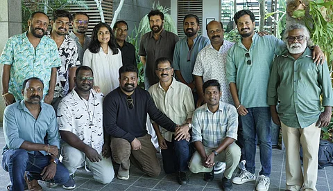 'മമ്മൂക്ക ആട്ടം കണ്ടു, വീട്ടിലേക്ക് വരാൻ പറഞ്ഞു'; ആട്ടം ടീമിനെ അഭിനന്ദിച്ച് മമ്മൂട്ടി