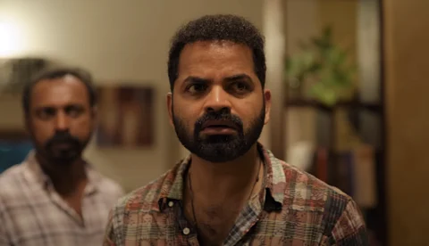 12 ആണുങ്ങളും ഒരു പെണ്ണും, അവർക്കിടയിലെ നാടകവും; പ്രിവ്യൂവിന് പിന്നാലെ മികച്ച അഭിപ്രായവുമായി ആട്ടം പ്രേക്ഷകരിലേക്ക്