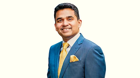 മദേഴ്സ് എൻഡോവ്മെന്റ് കാമ്പയിൻ:2.25 കോടി രൂപ സംഭാവന ചെയ്ത് ഡോ. ഷംഷീർ വയലിൽ