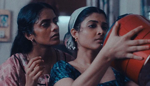 മുപ്പത് വർഷങ്ങൾക്ക് ശേഷം കാൻ ഫിലിം ഫെസ്റ്റിലേക്ക് തെരഞ്ഞെടുക്കപ്പെട്ട് ഒരു ഇന്ത്യൻ ചിത്രം; ചരിത്രമായി 'ഓൾ വീ ഇമാജിൻ ആസ് ലൈറ്റ്'