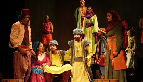 ഷേക്സ്പിയറുടെ നാടകത്തിന്റെ മലയാള പുനരാഖ്യാനം 'അബന്ധങ്ങളുടെ അയ്യരുകളി' പ്രദർശനം ആരംഭിച്ചു