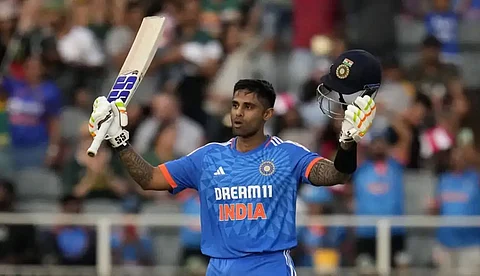 ട്വന്റി20യില് കോഹ്ലിയുടെ റെക്കോഡിനൊപ്പമെത്തി സൂര്യകുമാര് യാദവ്; വേണ്ടിവന്നത് പകുതി മത്സരങ്ങള്