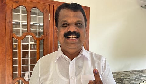 പെരിയ ഇരട്ടക്കൊലക്കേസ് പ്രതിയുടെ മകന്റെ വിവാഹത്തില് പങ്കെടുത്തു; കെപിസിസി അംഗം ഉള്പ്പെടെ നാല് നേതാക്കളെ പുറത്താക്കി കോണ്ഗ്രസ്