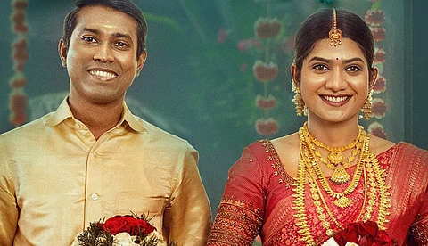 'ചിരി നിറച്ച് ആരോമലും അമ്പിളിയും'; 'മന്ദാകിനി' മൂന്നാം വാരത്തിലേക്ക്