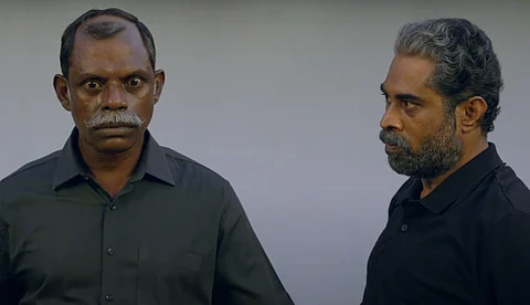 'തമ്മിലടിച്ച് സുരാജും വിനായകനും'; തെക്ക് വടക്ക് ടീസർ പുറത്ത്