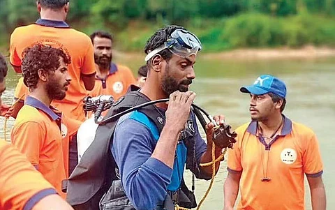 ഏതൊഴുക്കിലും ഇറങ്ങും, കണ്ടെത്തിയത് ഇരുനൂറിലധികം മൃതദേഹങ്ങൾ; ഷിരൂരിൽ അർജുനെ തിരഞ്ഞ് 'മാൽപെ' സംഘം