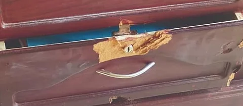 'ആ മെഡലുകളെങ്കിലും തിരിച്ച് തന്നൂടെ..?'; മേപ്പാടിയിലെ മോഷ്ടാവിനായി വീട്ടുടമയുടെ ഒരു തുറന്ന കത്ത്