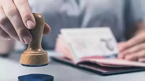 കുറഞ്ഞ ചെലവില് ലൈസന്സും വിസയും തുടങ്ങി ഫ്രീലാന്സ് വിസ വരെ, വിവിധ വിസ തട്ടിപ്പുകളില് വേണം ജാഗ്രത