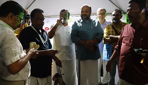 ആടിനെ ലേലം വിളിച്ച് ബെന്യാമിന്; വാശിയേറിയ ലേലത്തില് പങ്കാളിയായി വ്യവസായ മന്ത്രി പി.രാജീവും, തുക CMDRFലേക്ക്