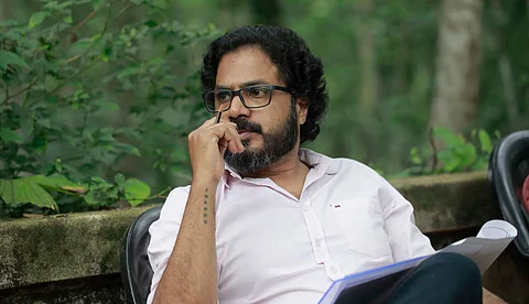 'കിഷ്കിന്ധാ കാണ്ഡ'ത്തിന്റെ കഥ 'മണിച്ചിത്രത്താഴ്' പോലെ സങ്കീർണ്ണമെന്ന് ഫാസിൽ സാർ പറഞ്ഞു; ദിൻജിത്ത് അയ്യത്താൻ അഭിമുഖം