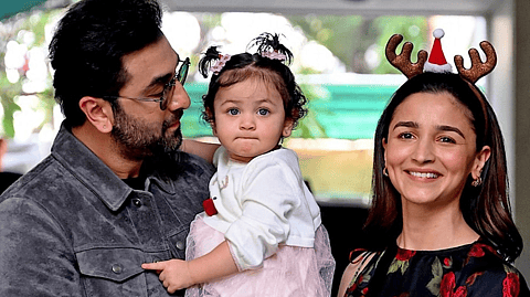 മകളെ ഉറക്കാൻ വേണ്ടി രൺബീർ ആ മലയാളം പാട്ട് പഠിച്ചെടുത്തു; കപിൽ ശർമ ഷോയിൽ മലയാളത്തിൽ തരാട്ട് പാട്ട് പാടി ആലിയ ഭട്ട്