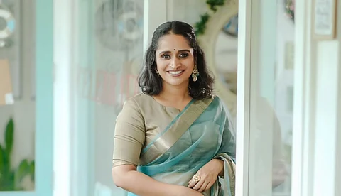 കാരവാനിൽ കയറിയതിന് ഡ്രൈവറുടെ കണ്ണ് പൊട്ടുന്ന ചീത്ത കേൾക്കേണ്ടി വന്നു: സുരഭി ലക്ഷ്മി