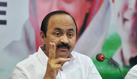 മുഖ്യമന്ത്രി പറഞ്ഞത് സംഘപരിവാറിന്റെ പൊളിറ്റിക്കല് നറേറ്റീവ്; അഭിമുഖ വിവാദത്തിൽ മുഖ്യമന്ത്രിയോട് ചോദ്യങ്ങളുമായി പ്രതിപക്ഷ നേതാവ്