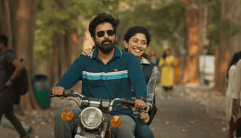 മേജർ മുകുന്ദ് വരദരാജന്റെ ജീവിതവുമായി 'അമരൻ'; ശിവകാർത്തികേയൻ - സായ് പല്ലവി ചിത്രത്തിലെ ആദ്യ ഗാനം 'ഹേ മിന്നലെ' പുറത്ത്