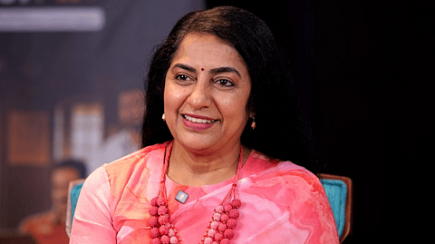 'ഞാൻ കരഞ്ഞപ്പോൾ സംവിധായകൻ പെട്ടെന്ന് കട്ട് വിളിച്ചു, മമ്മൂട്ടി വളരെ അസ്വസ്ഥനായി'; മണിവത്തൂരിലെ ആയിരം ശിവരാത്രികളെക്കുറിച്ച് സുഹാസിനി