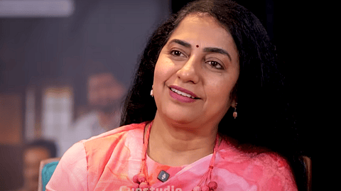 കാശിന് വേണ്ടിയല്ല ജോലി ചെയ്തത്, ഇപ്പോഴത്തെ തലമുറയെപ്പോലെയല്ല, പ്രതിഫലം തരാതെയിരിക്കുന്നത് ഇല്ലാഞ്ഞിട്ടാണെന്ന് മനസ്സിലാക്കും; സുഹാസിനി
