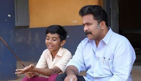 തമാശയുടെ അടരുകള്ക്കുള്ളില് രാഷ്ട്രീയം പറയുന്ന 'സ്താനാര്ത്തി ശ്രീക്കുട്ടന്'