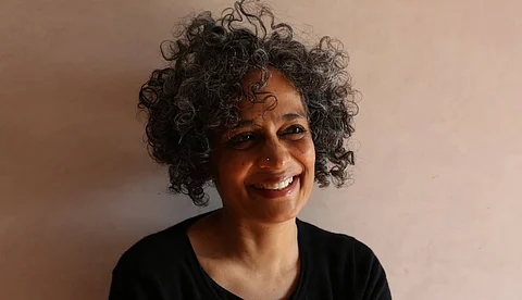 'മലയാള സിനിമയോട് ആരാധന തോന്നുന്ന കാര്യം ചെറിയ ബഡ്ജറ്റിൽ മികച്ച സിനിമകൾ ചെയ്യുന്നു എന്നതാണ്': അരുന്ധതി റോയ്