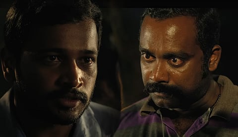 നിസ്സഹായരും നിരാലംബരും, പക്ഷേ വെട്ടേറ്റാലും മുറികൂടുന്ന പോരാട്ടവീര്യം; കഥാപാത്ര നിര്മിതിയില് അത്ഭുതപ്പെടുത്തുന്ന പൊന്മാന്