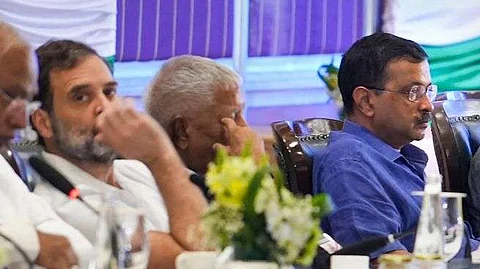 ഡല്ഹി തെരഞ്ഞെടുപ്പ്; സ്വന്തം കുഴിതോണ്ടുന്ന രാഷ്ട്രീയ തന്ത്രങ്ങള്