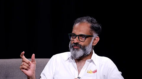 'സ്കൂളിൽ പഠിക്കുന്ന കാലത്ത് സിനിമ കാണുന്നത് പേടിയായിരുന്നു'; ബോയിങ്ങ് ബോയിങ്ങാണ് അത് മാറ്റിയതെന്ന്  ബിജിബാൽ