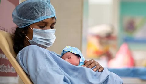 ഗര്ഭപാത്രം മുതല് ലോകം വരെ; മനുഷ്യ ജനനത്തിന്റെ മഹാസംഘര്ഷങ്ങള്