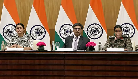 ഇന്ത്യന് സൈനിക താവളങ്ങള് പാകിസ്ഥാന് ലക്ഷ്യമിട്ടു, പ്രകോപനത്തിന് ഫലപ്രദമായ തിരിച്ചടി നല്കി; വിശദീകരിച്ച് സൈന്യം