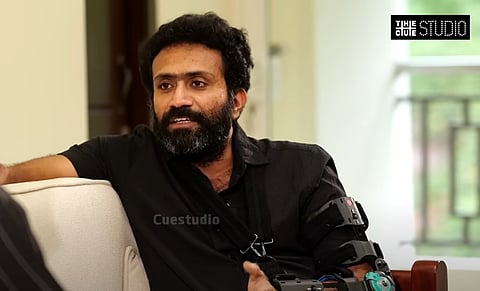 ഞാന് ഇപ്പോഴും വിശ്വസിക്കുന്നത് ഡാഡി കൂടെത്തന്നെ, ഇവിടെവിടെയോ ഉണ്ട് എന്ന് തന്നെയാണ്: ഷൈന് ടോം ചാക്കോ
