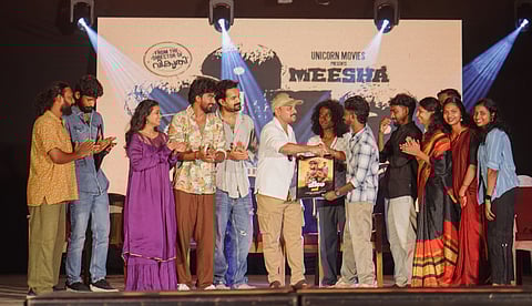 മീശ' ടീം കാലടി ശ്രീ ശങ്കര കോളേജിൽ; യുവഹൃദയങ്ങൾക്കൊപ്പം വിജയാഘോഷം